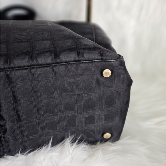 EUC Chanel Nylon Tote - Picture 4 of 10